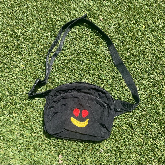 BAGGU Handbags - Baggu x Ban.do Fruit Smile Fanny Pack